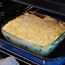 Lasagna cu urdă și spanac la cuptor, în tavă de sticlă