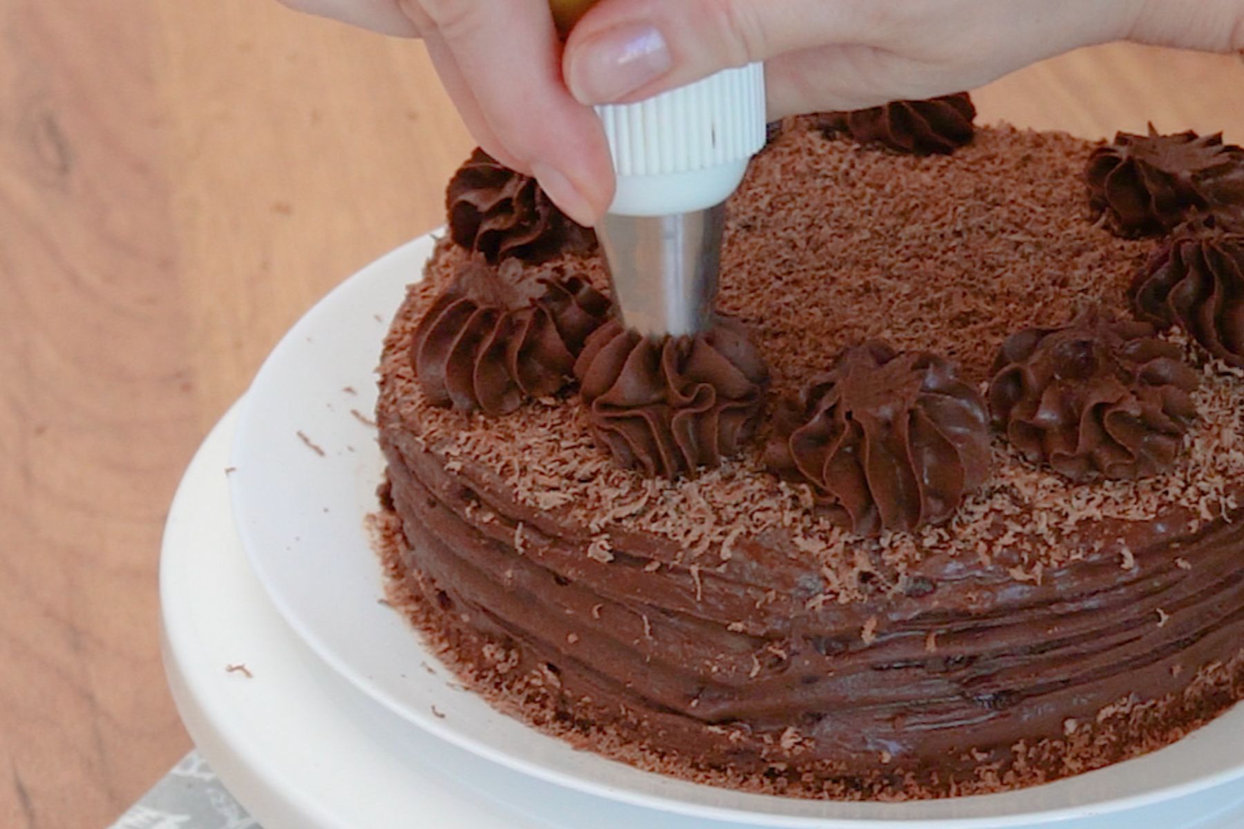 Cremă de ciocolată de post folosită pentru aveline și decor, cu consistență fermă și stabilă